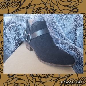 NIB Lucky Brand Bernaeh Sueded Western Booties